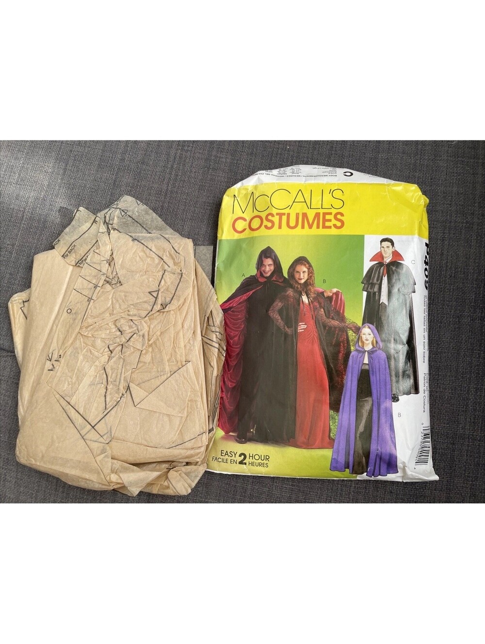 Hood CAPE COSTUME Pattern Ruffled Lining Double Collar Dracula MCCalls P409